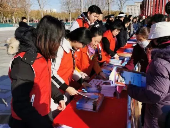 开发区深入开展普法宣传志愿服务活动